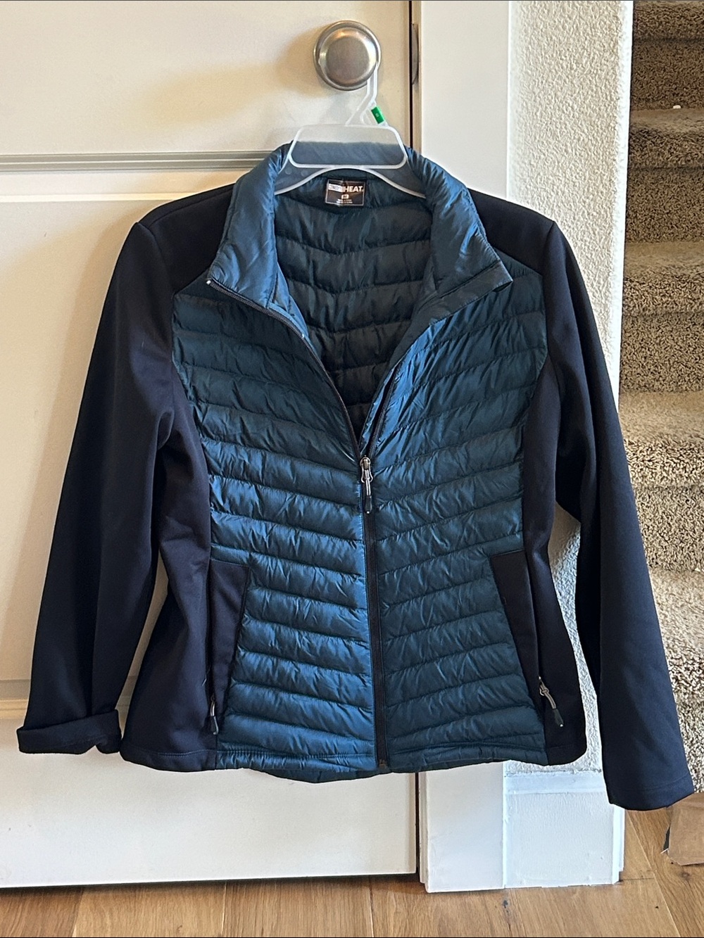 32 Degrees Women's Navy and Teal Quilted Hybrid Jacket